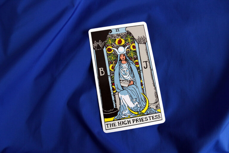 the high priestess tarot karat