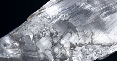 Selenit czy kamień księżycowy