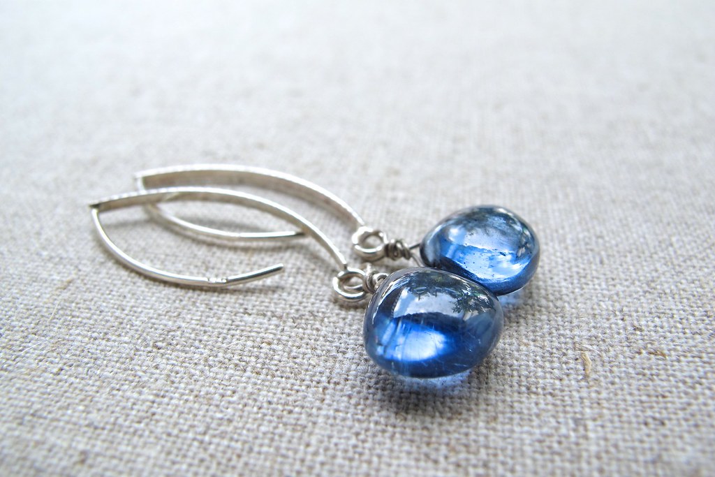 biżuteria z kyanitu