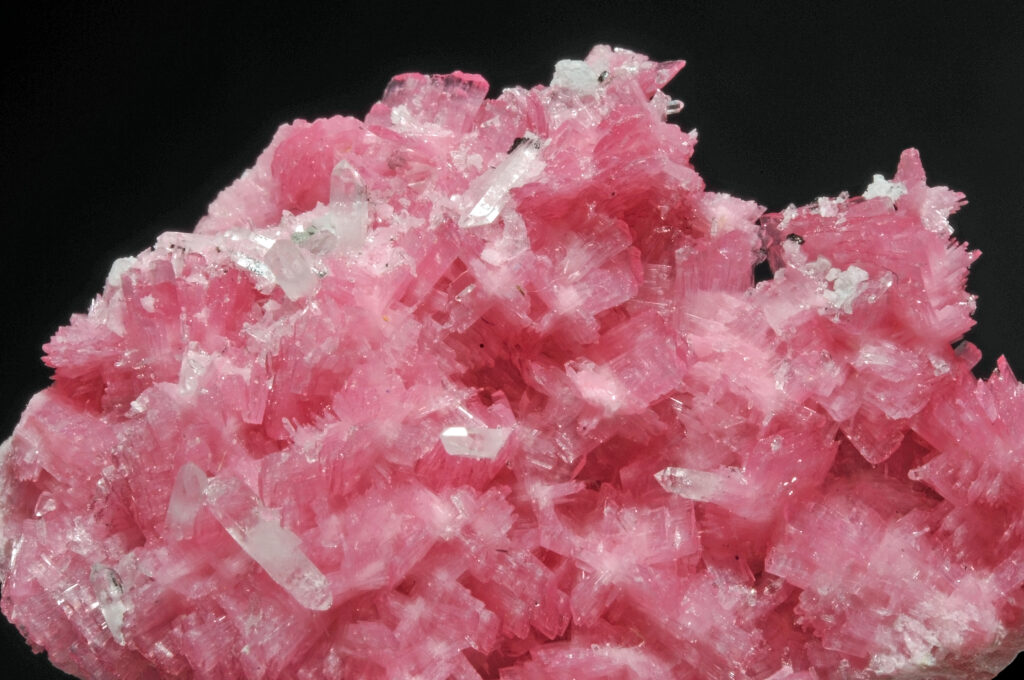 rodonit różowy kamień