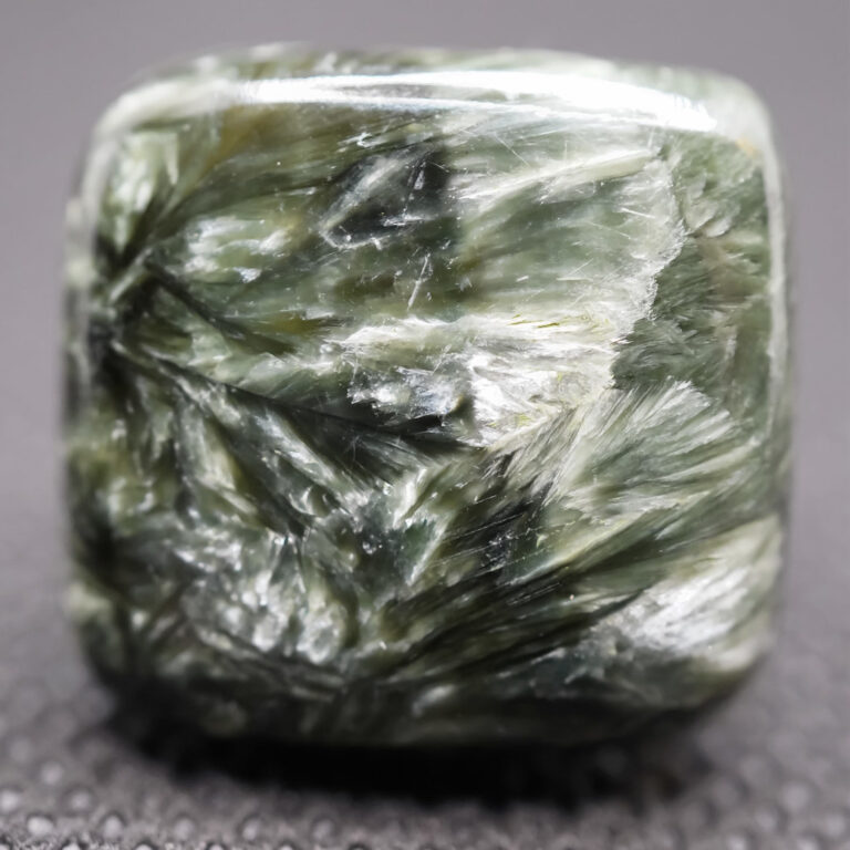 serafinit i jego magiczne właściwości