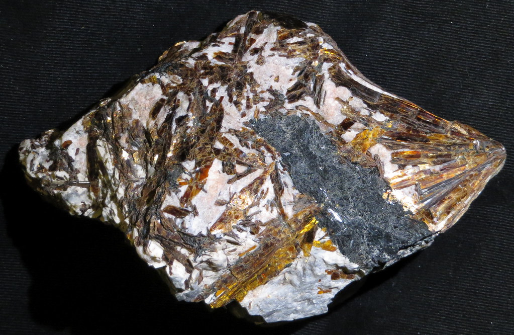 astrofilit kosmiczny kamień