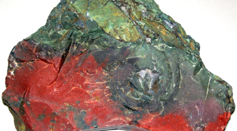 Heliotrop (krwawnik) właściwości magiczne i znaczenie kamienia extrasens