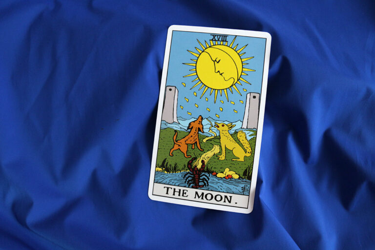 the moon tarot znaczenie