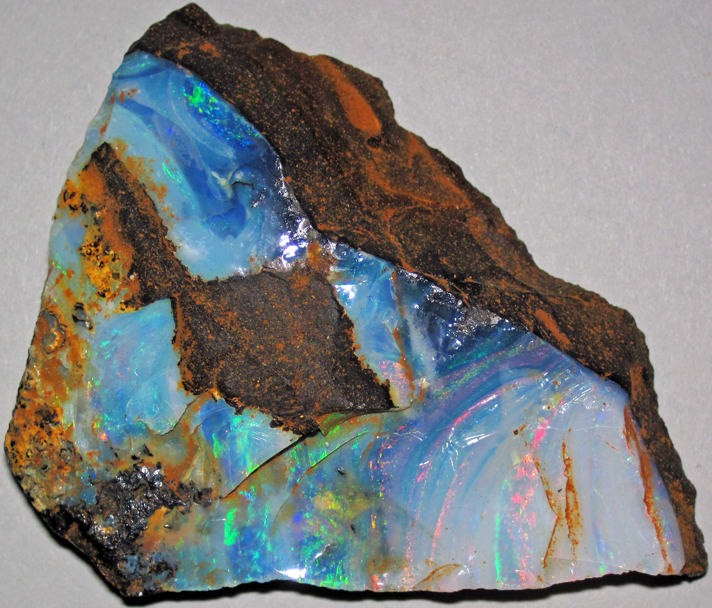 opal boulder (głazowy)