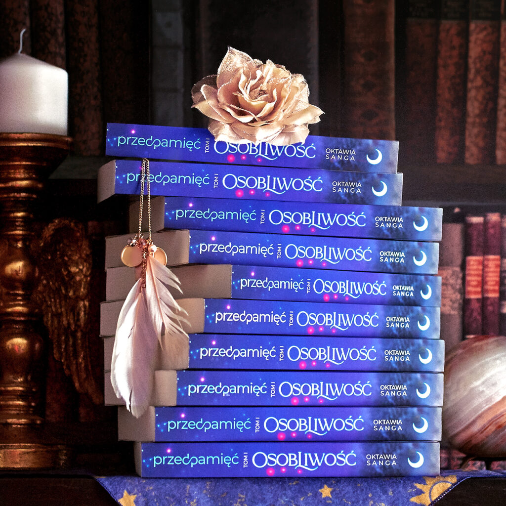 Stos książek Przedpamięć. Tom I Osobliwość 