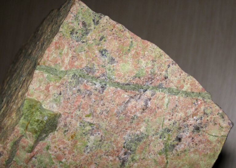 unakit właściwości